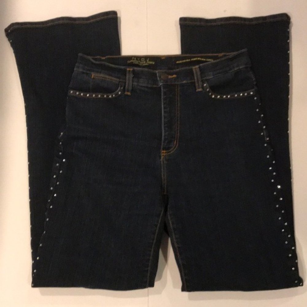 Beautiful NYDJ (Jeans) with shiny studs
